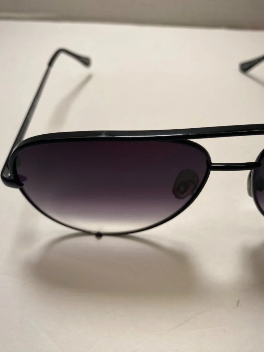 Quay x Desi High Key Black Aviator Sunglasses 111 Frames Gradient Lenses